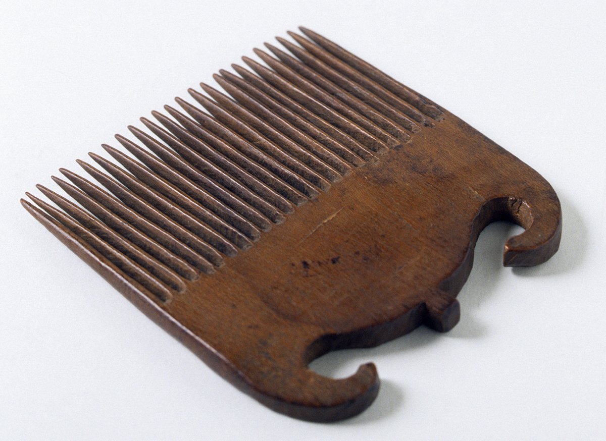 1952.0274 Hair Comb