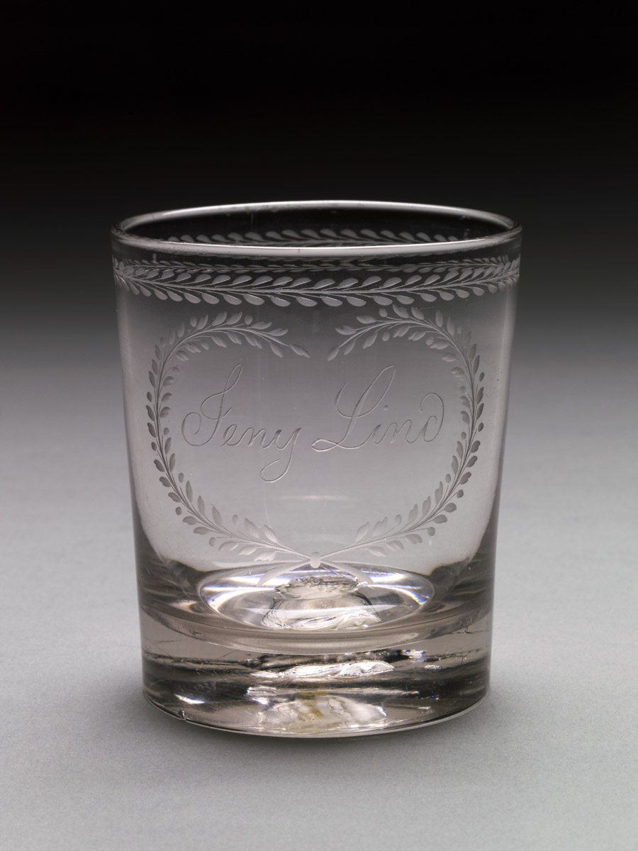 1978.0043 Glass tumbler or beaker