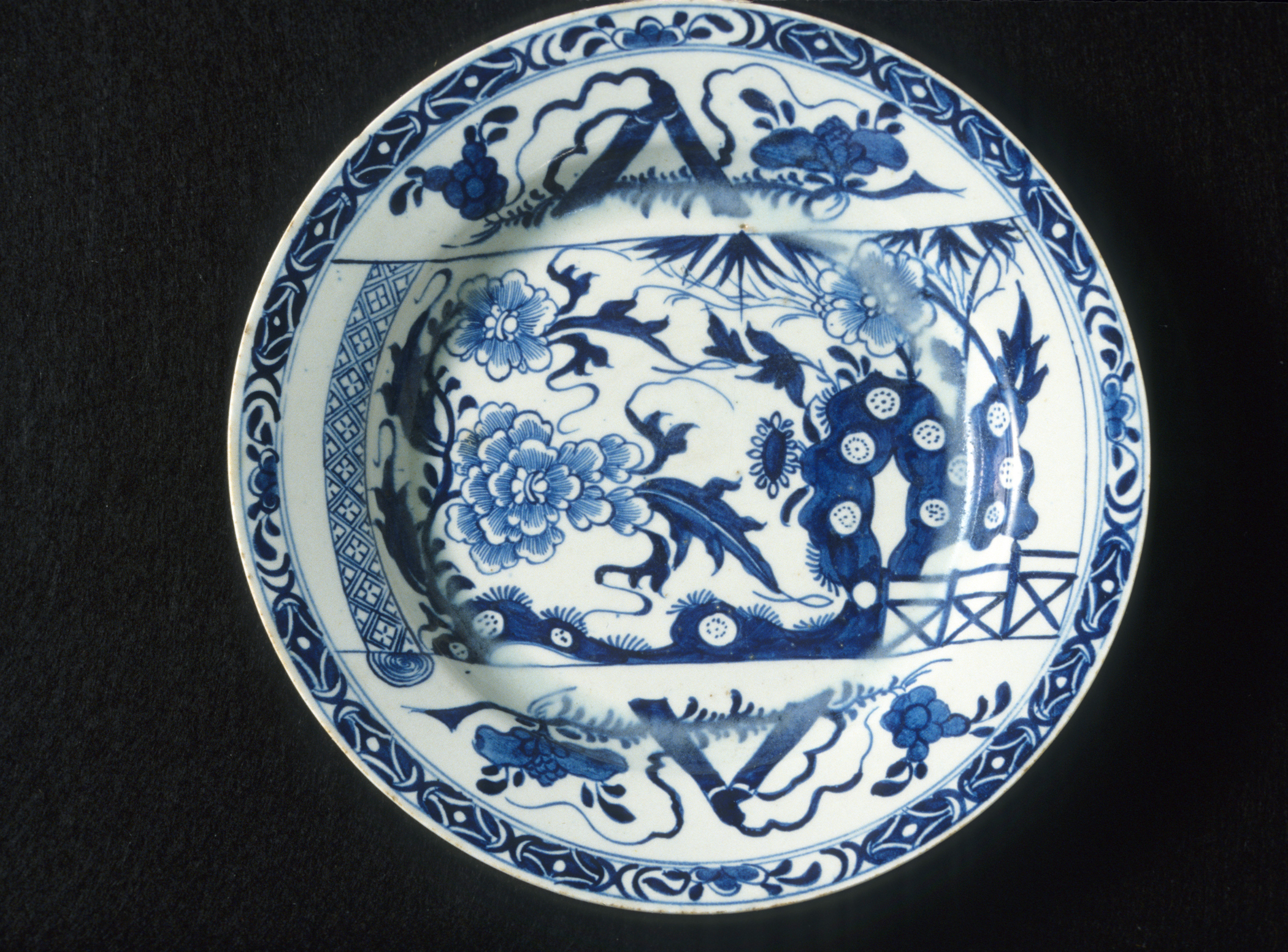 1978.0075 Bow porcelain plate