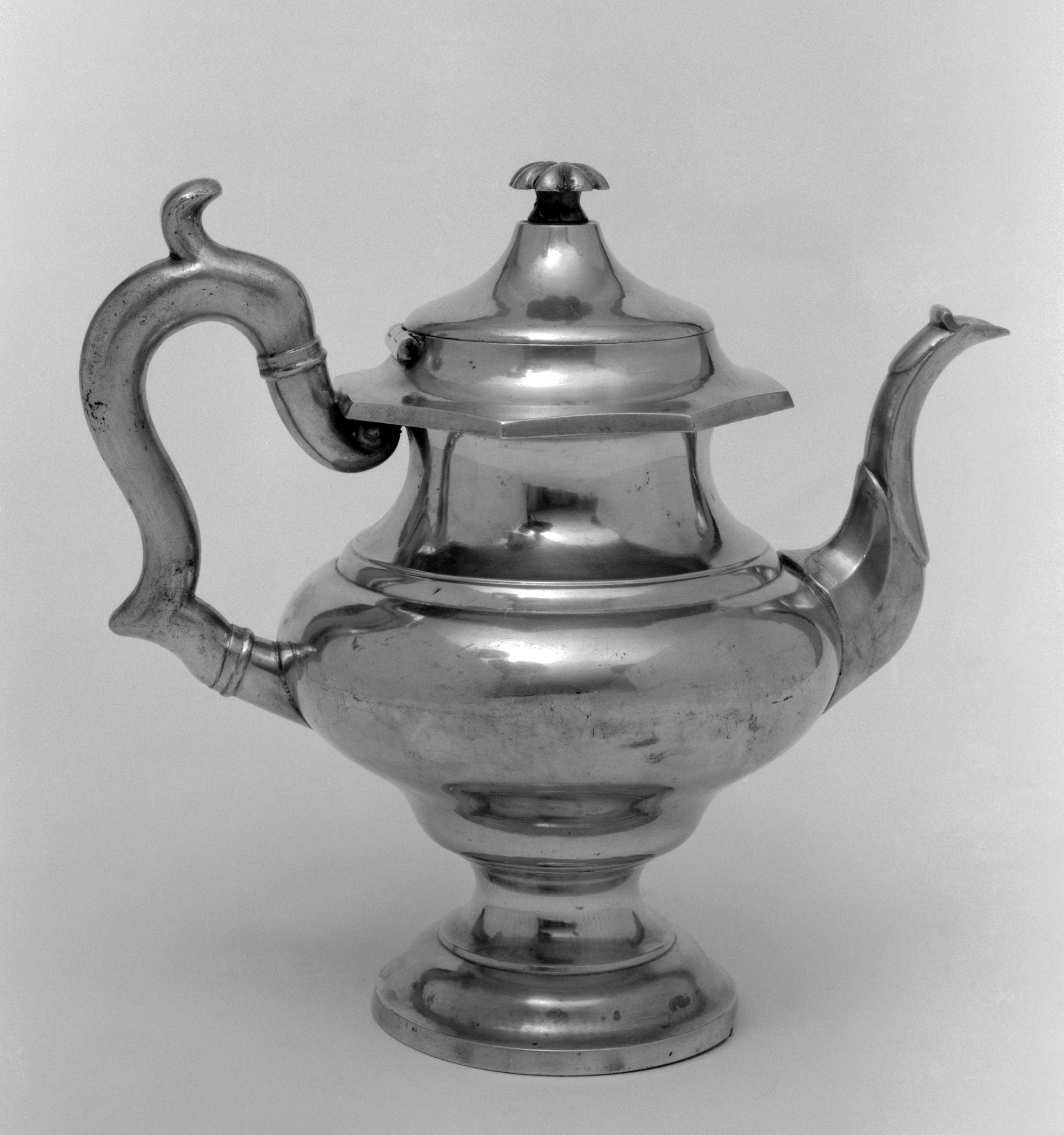 1953.0030 Britannia teapot
