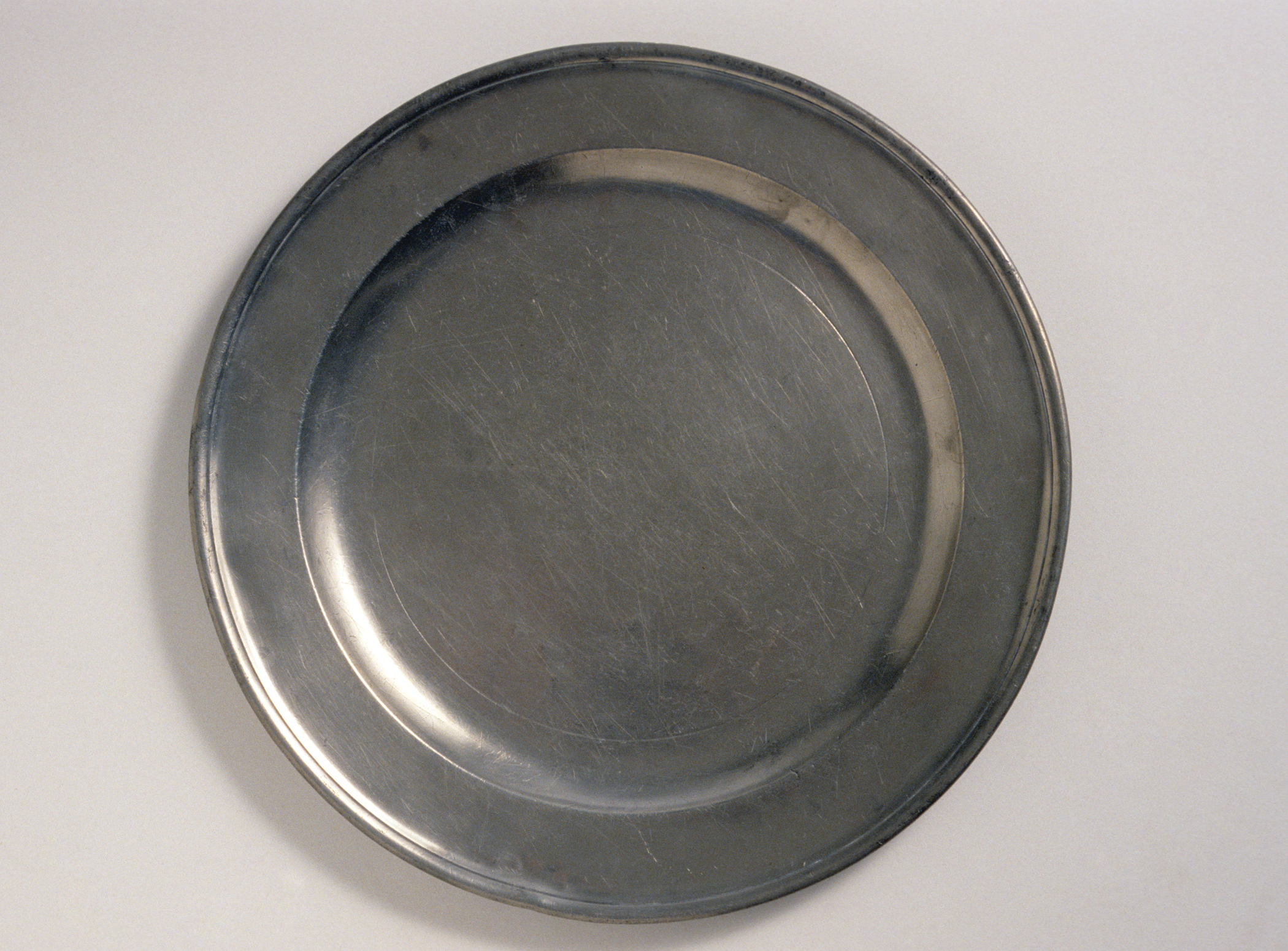 1956.0046.012 Pewter dish
