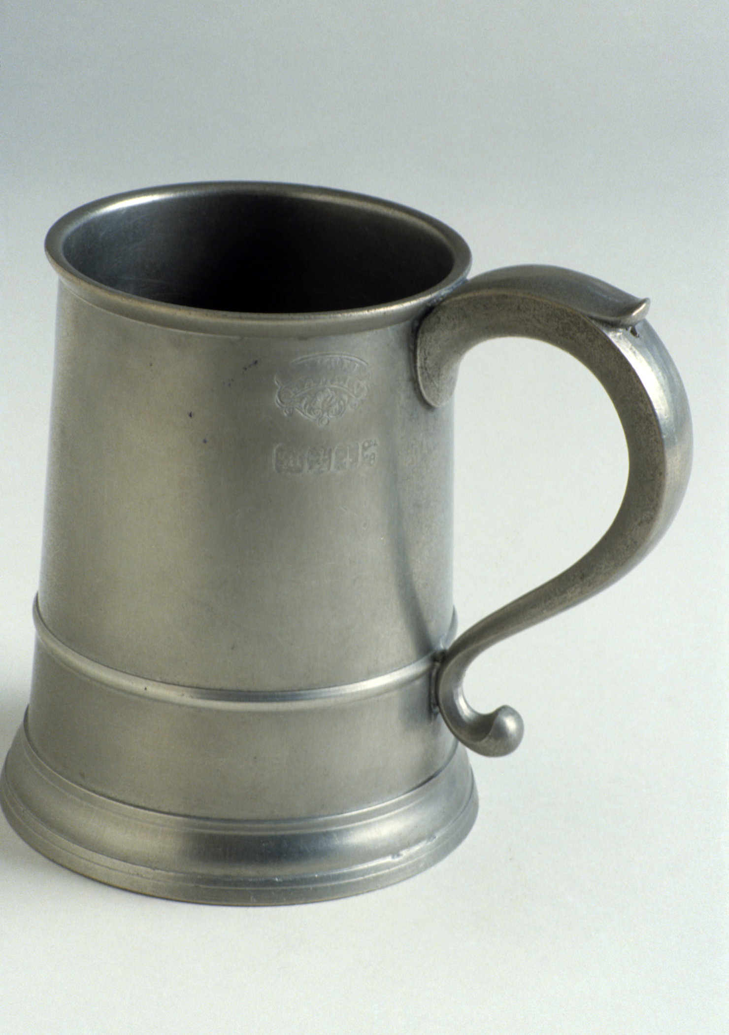 1958.0637 Pewter mug
