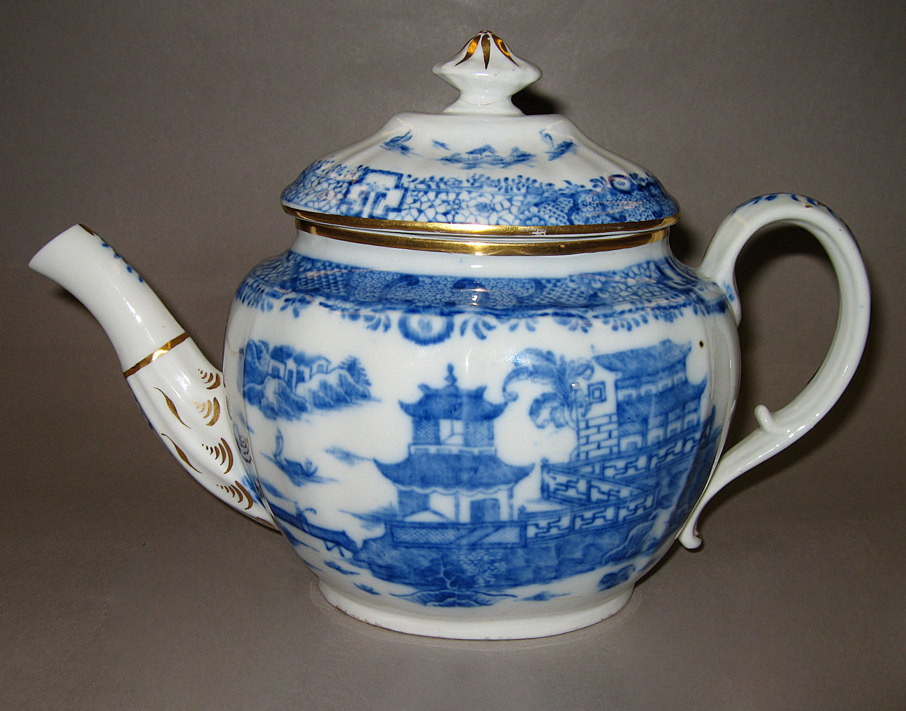 1975.0085.001 A, B Teapot