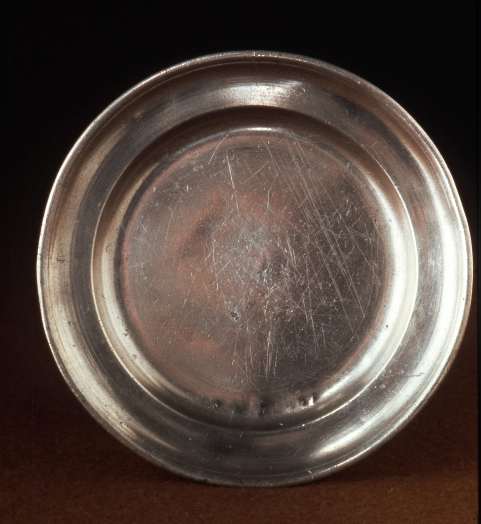 1962.0605 Pewter plate