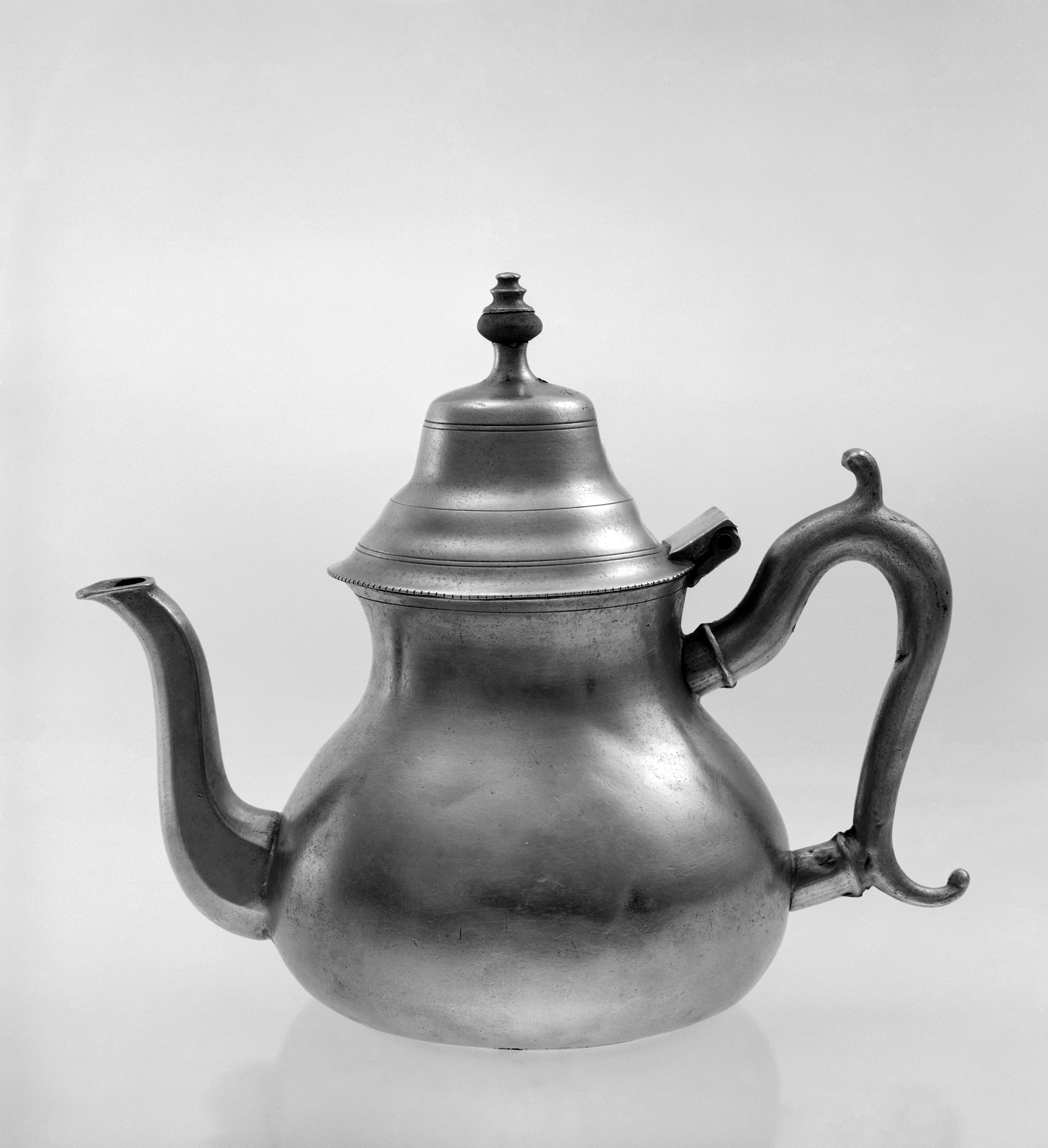 1955.0048.042 Britannia teapot