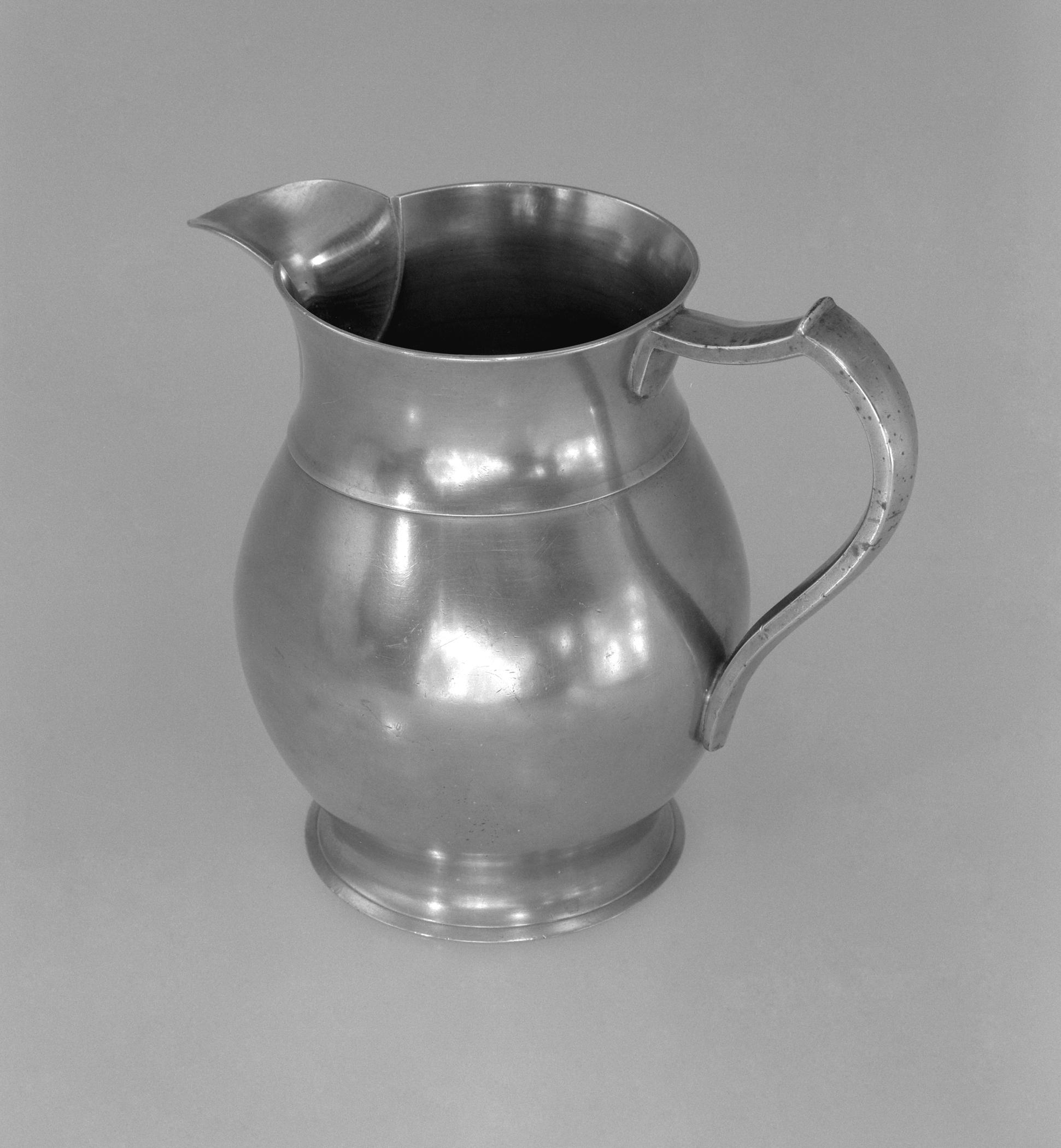 1956.0046.008 Pewter pitcher