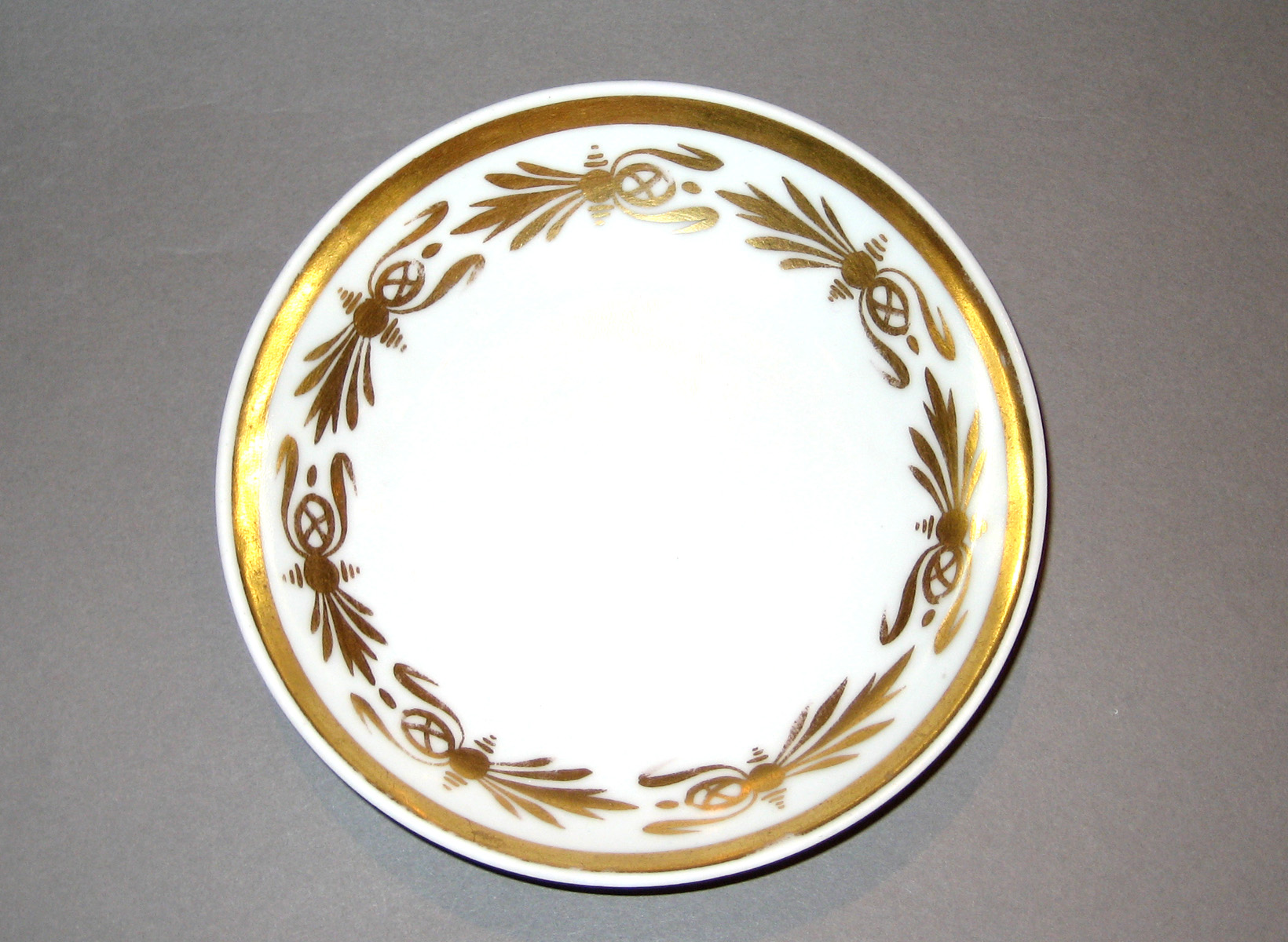 1957.0009.016 Saucer.