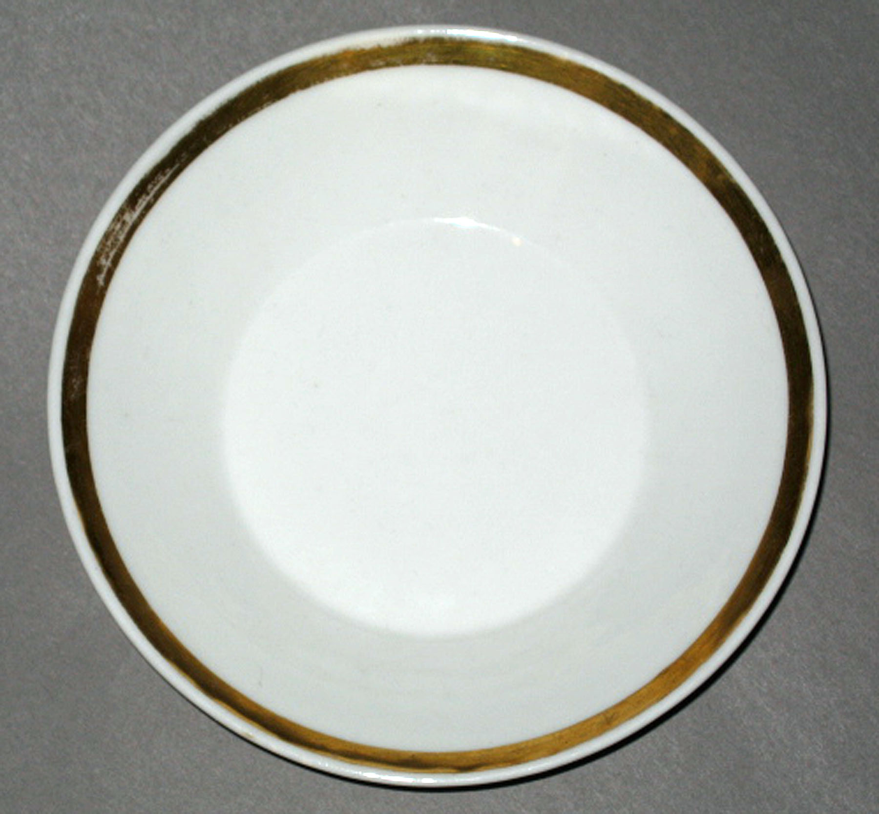 1958.1395 Porcelain saucer