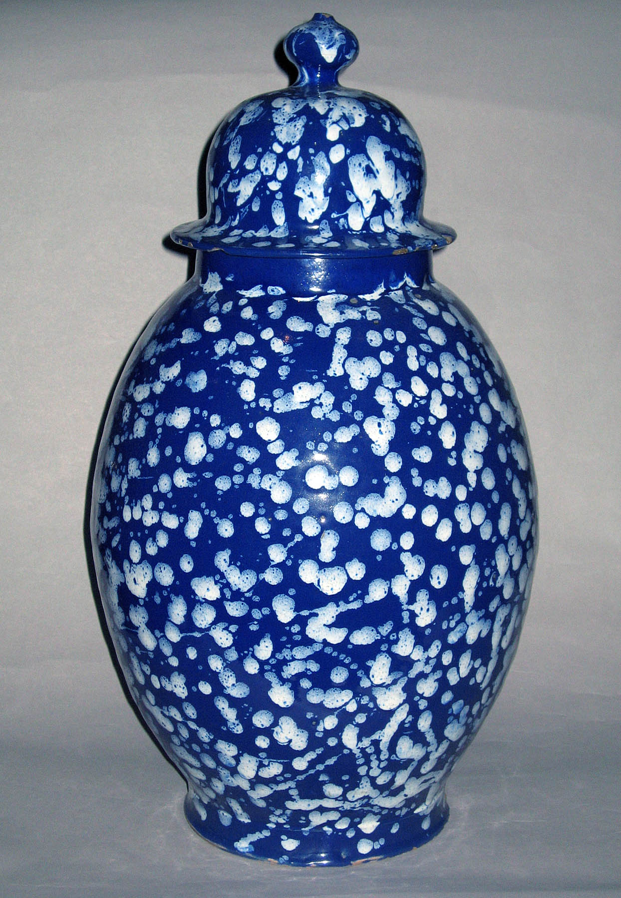 1952.0193 A, B Earthenware jar and cover