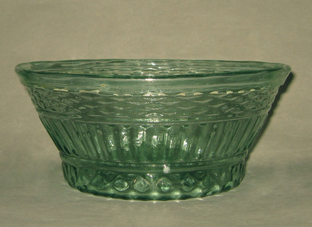 1954.0036.002 Glass bowl