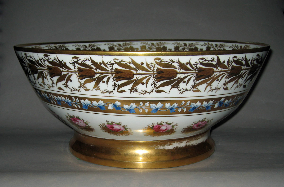 1962.0575 Porcelain punch bowl