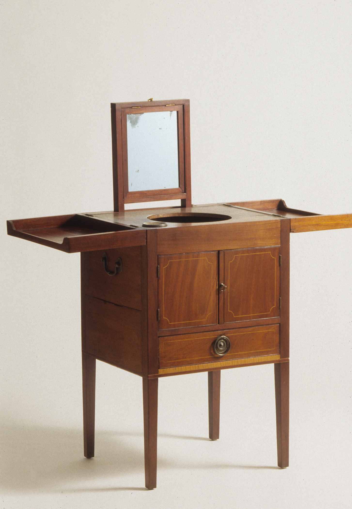 1969.1677 Stand, Wash stand, front view 1