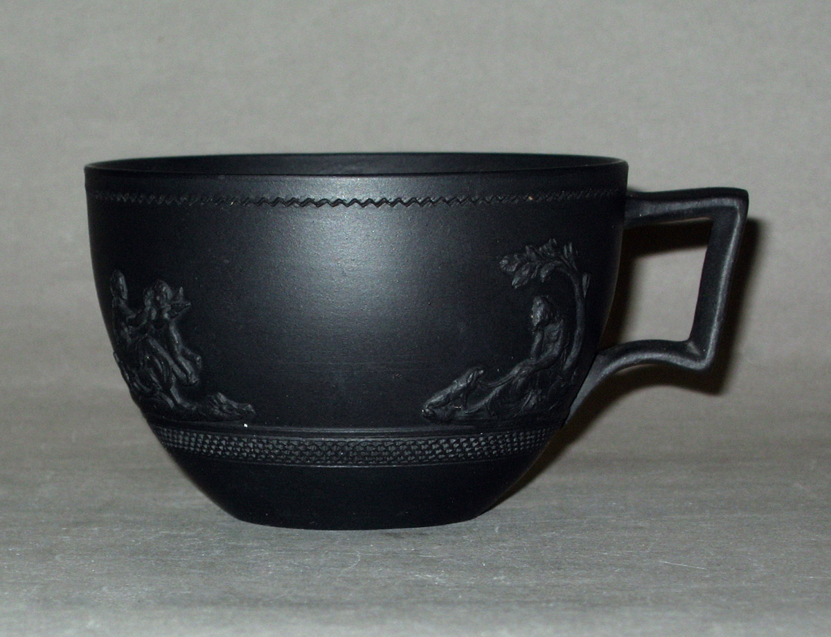 1957.0126.010 Black basalt teacup
