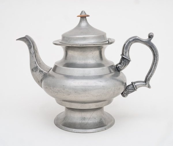 1964.1154 Teapot, view 1