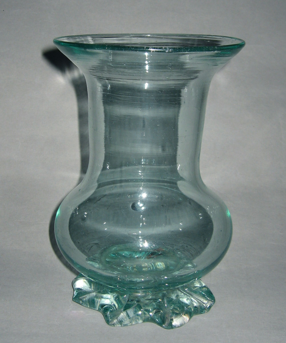 1959.3046 Glass vase