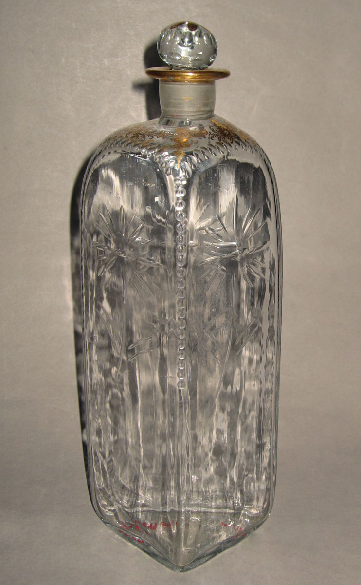 1957.0841 O, OO Glass case bottle and stopper