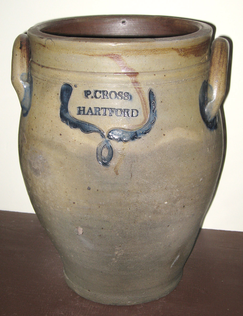 1955.0078.001 Stoneware pot
