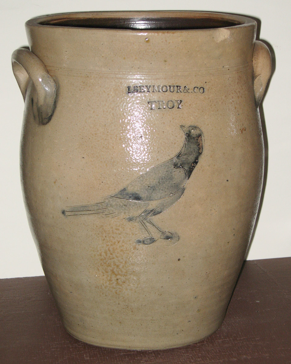 1955.0078.002 Stoneware pot
