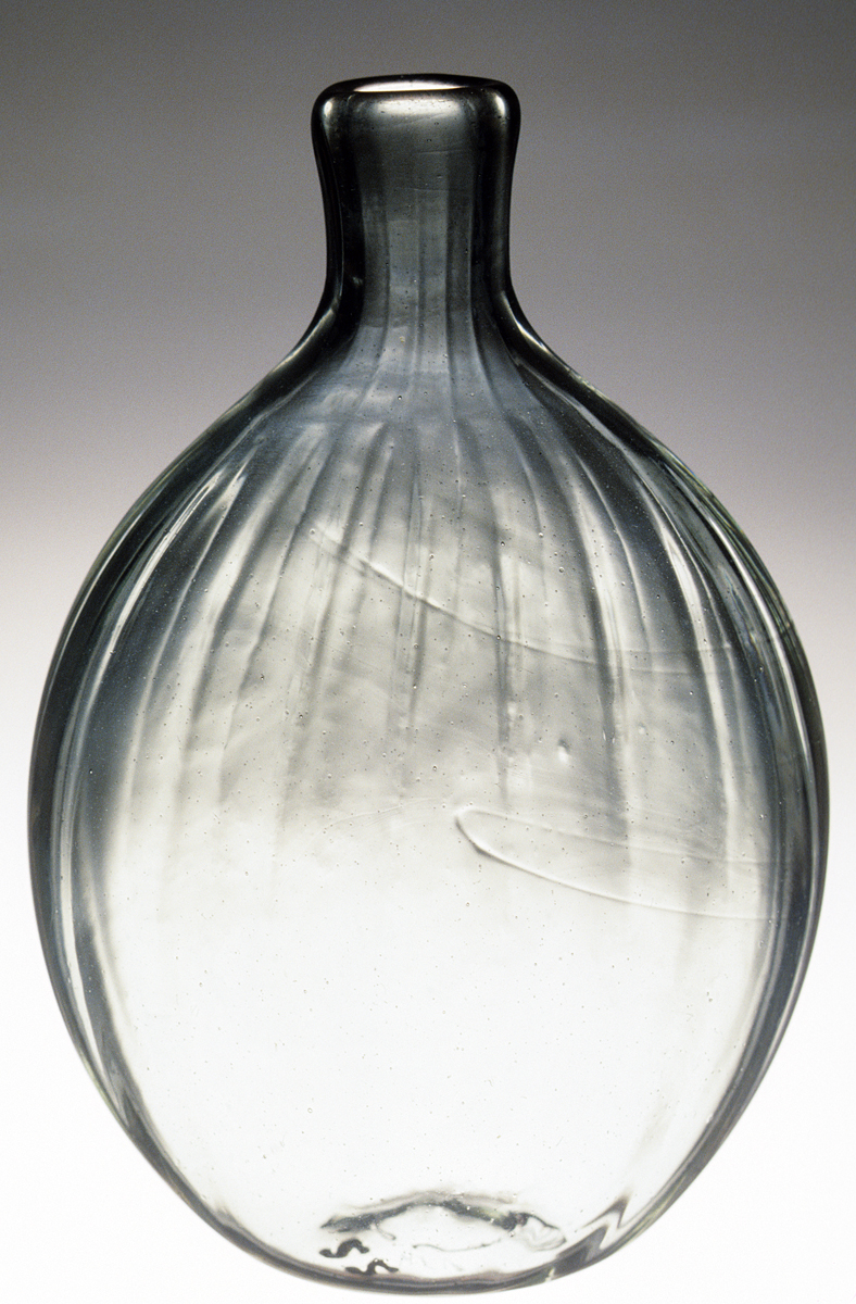 1977.0022 Glass flask