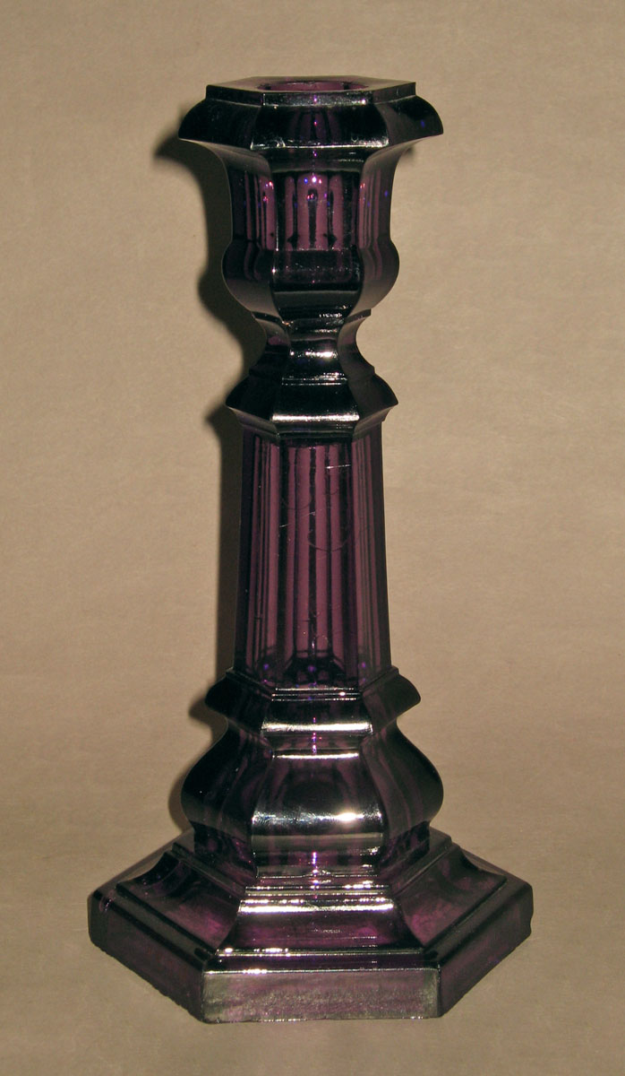1961.1724.002 Glass candlestick