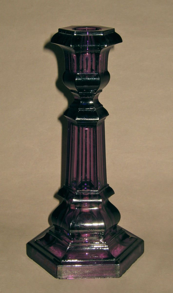 1961.1724.001 Glass candlestick