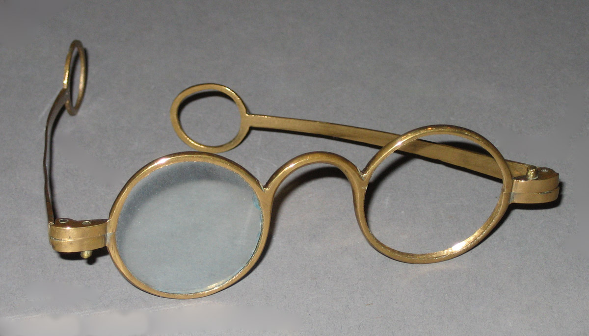 1952.0103.001 Spectacles