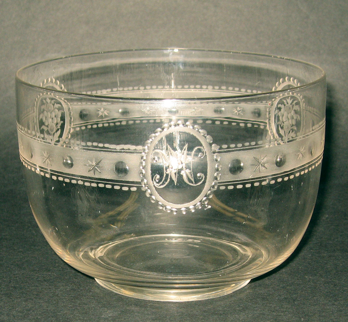 2002.0021.001 Glass finger bowl