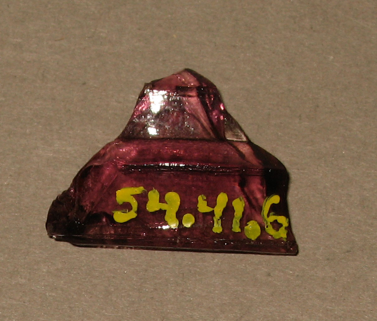 1954.0041.006 Glass fragment