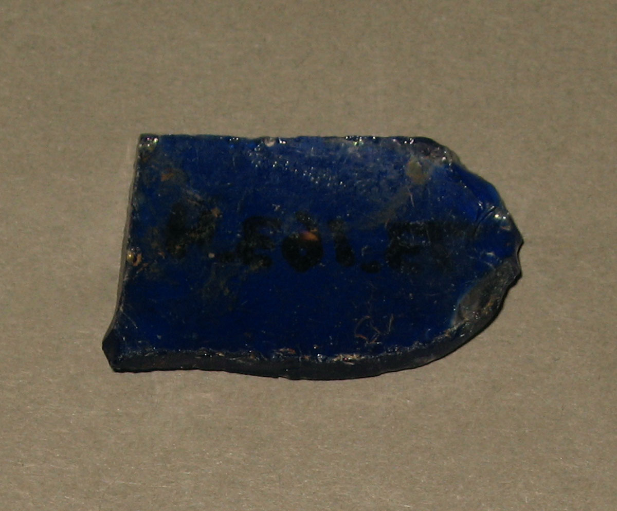 1973.0163.004 Glass fragment