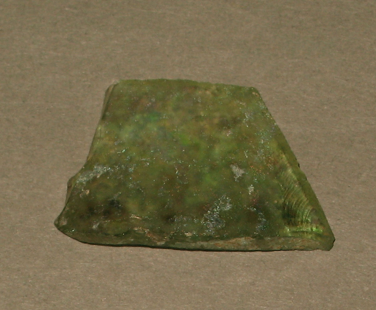 1958.0002.006.084 Glass fragment