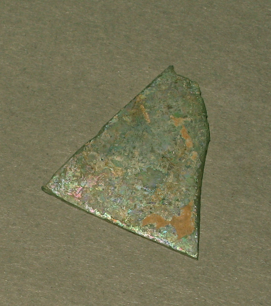1958.0002.006.081 Glass fragment