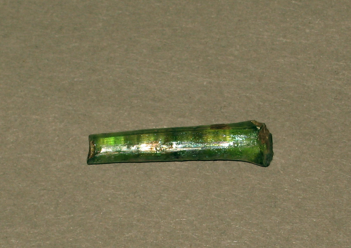 1958.0002.006.077 Glass fragment
