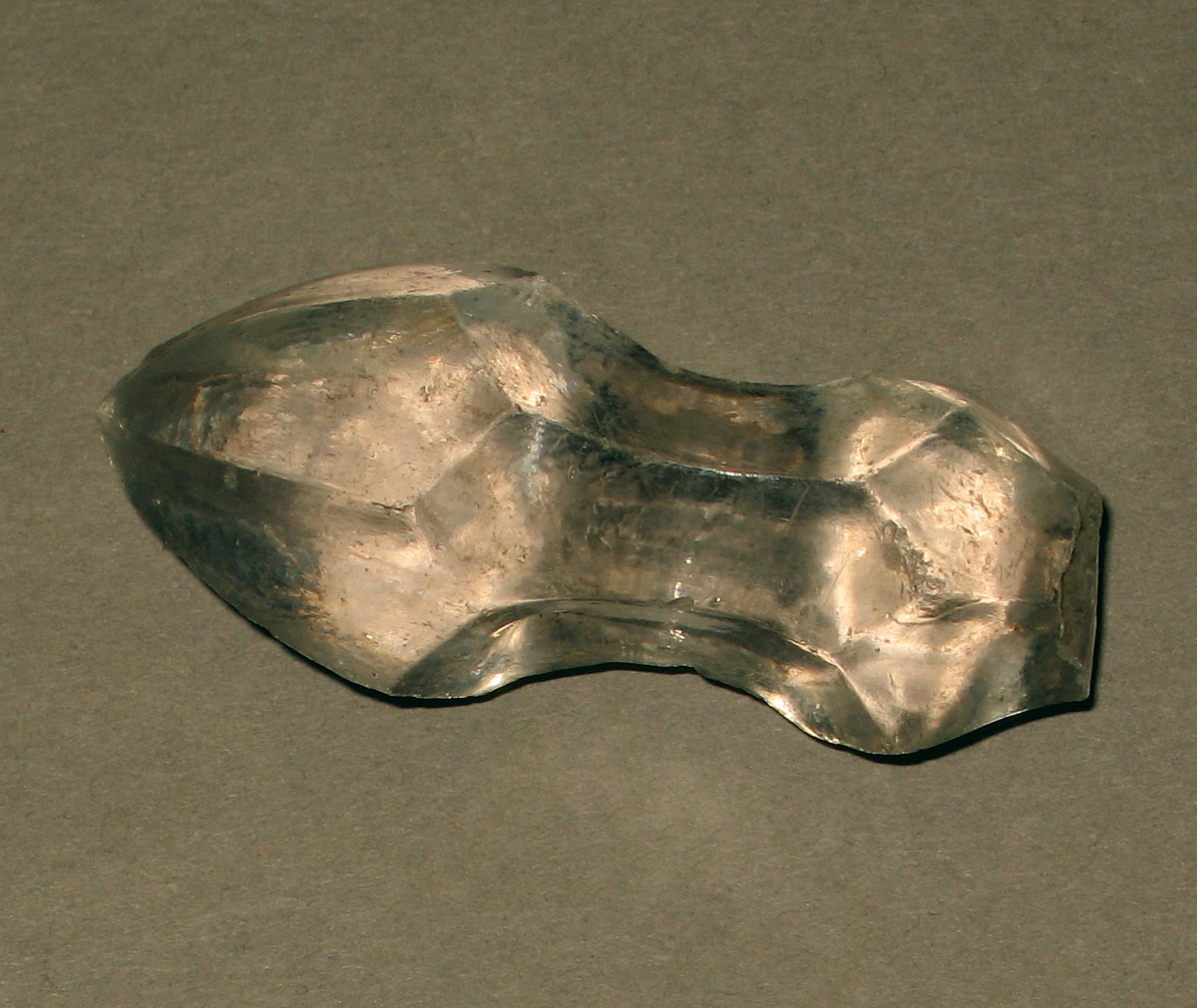 1958.0002.006.005 Glass fragment