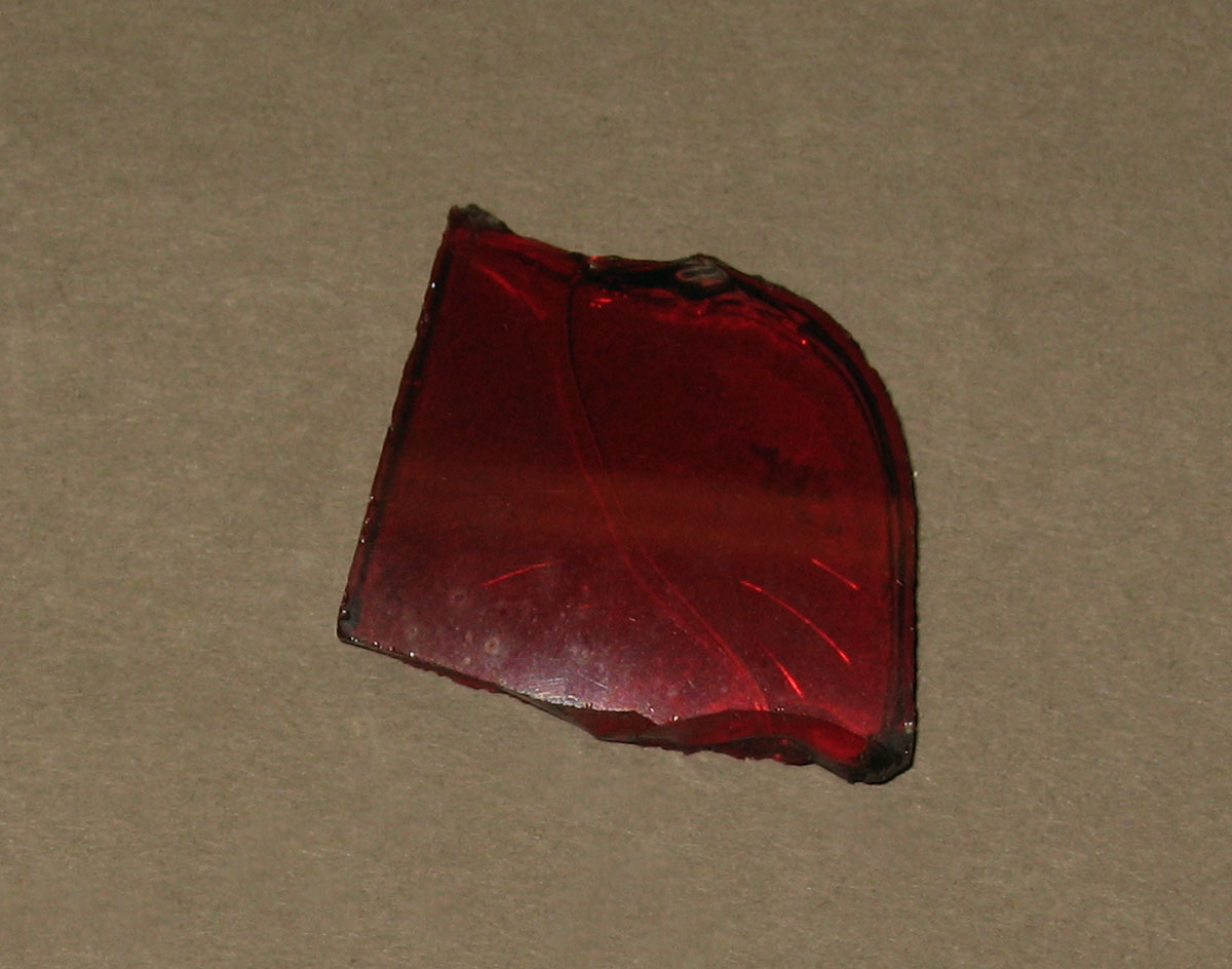 1958.0002.006.065 Glass fragment