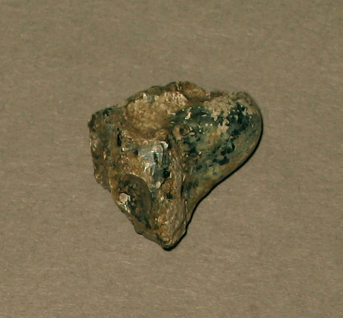 Glass - Frit or cullet fragment