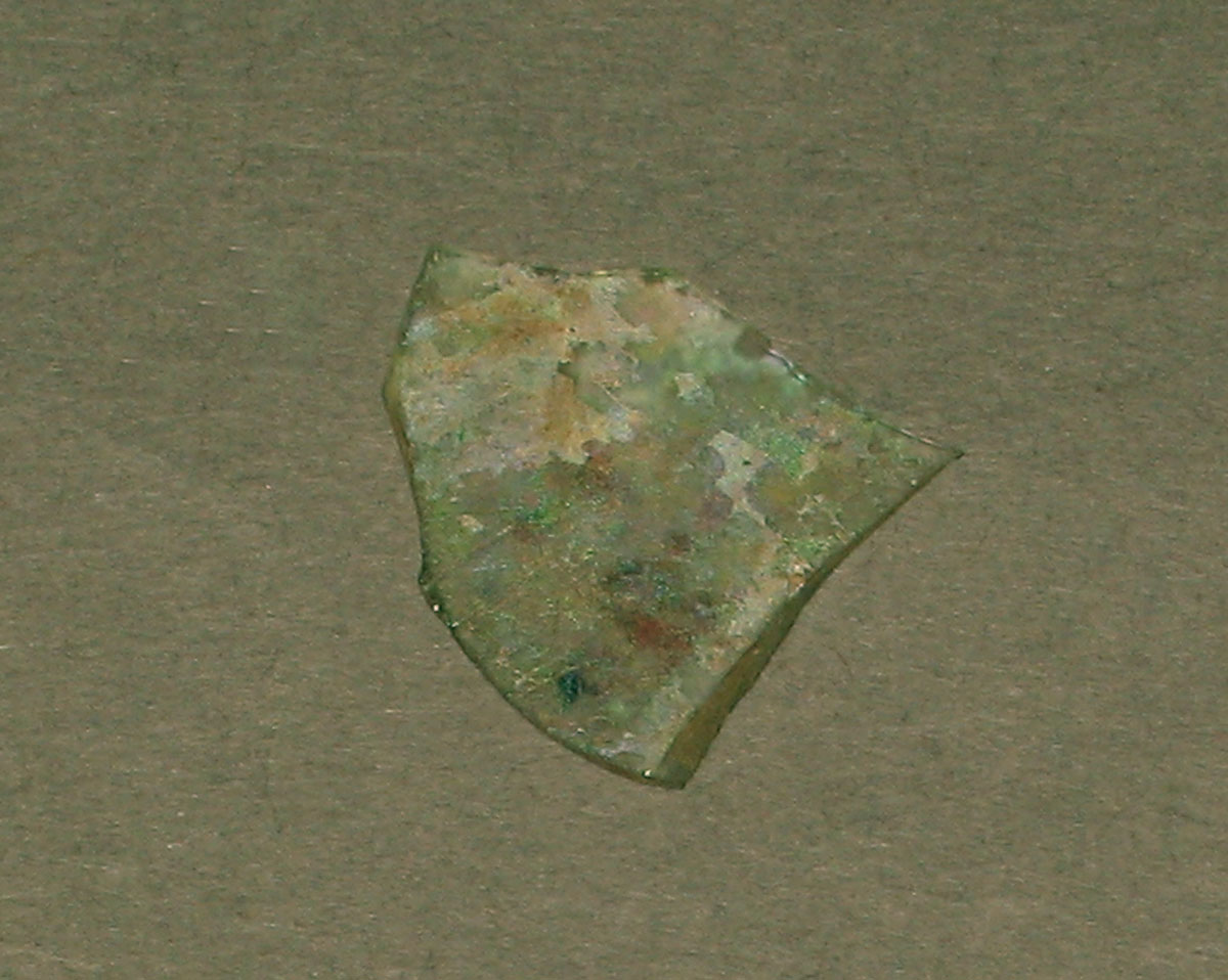 1958.0002.006.111 Glass fragment