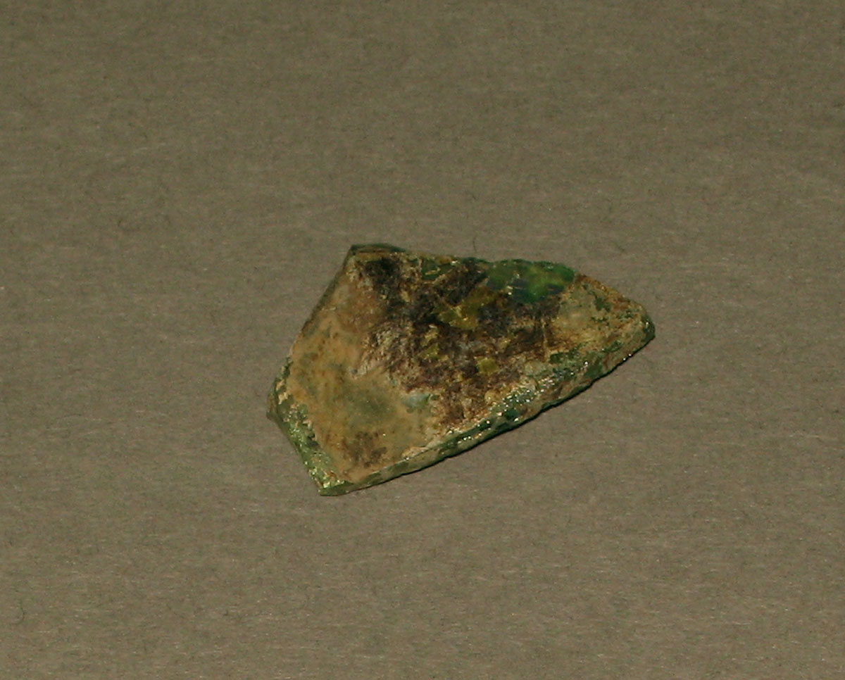 1958.0002.006.107 Glass fragment