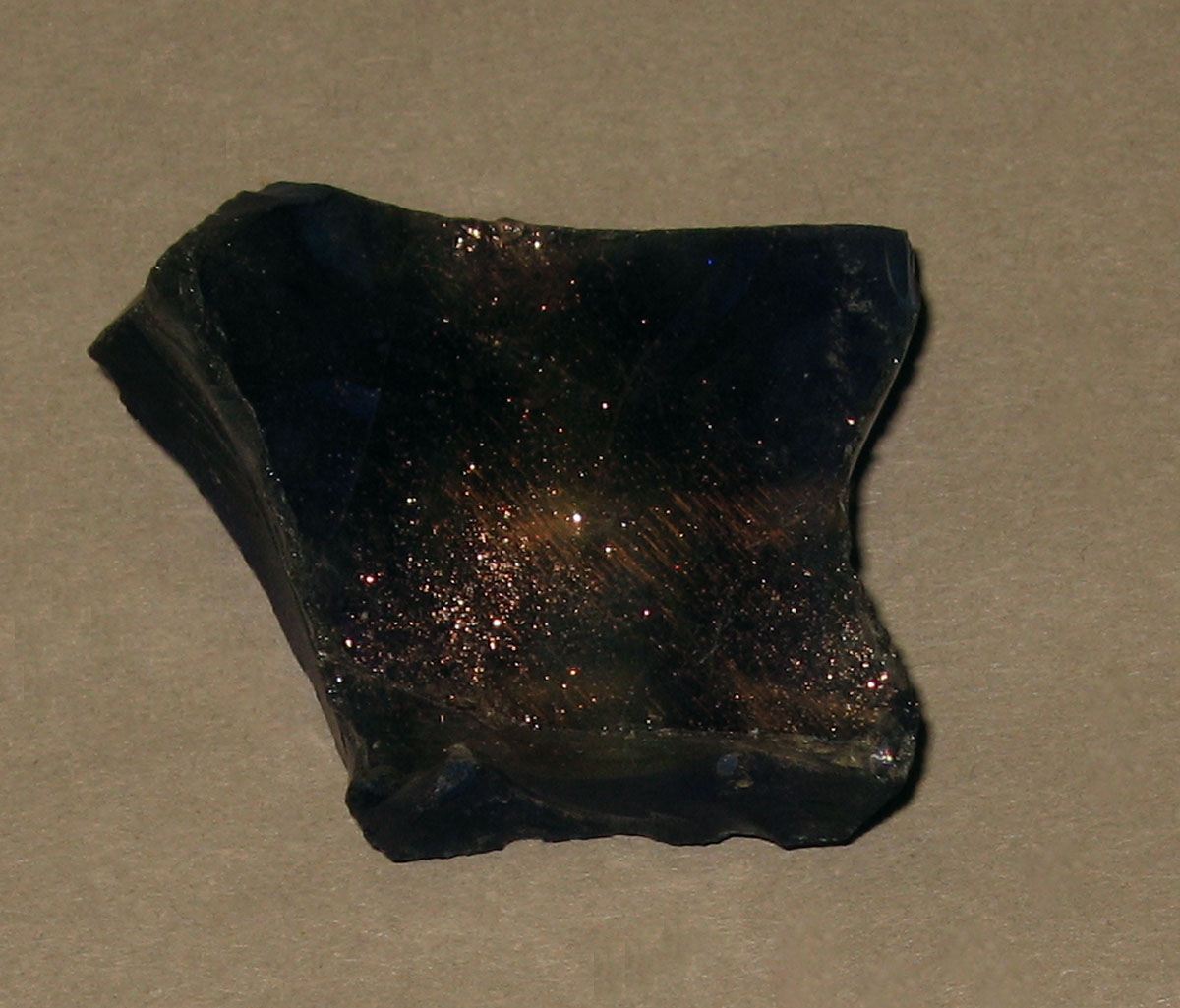 1958.0002.006.039 Glass fragment