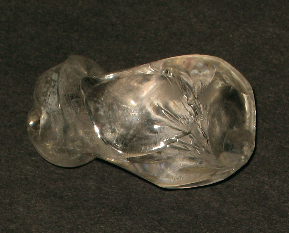 1958.0002.006.007 Glass fragment