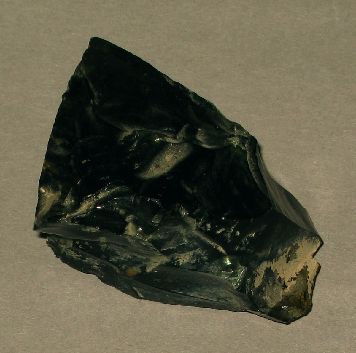 1958.0002.006.051 Glass fragment