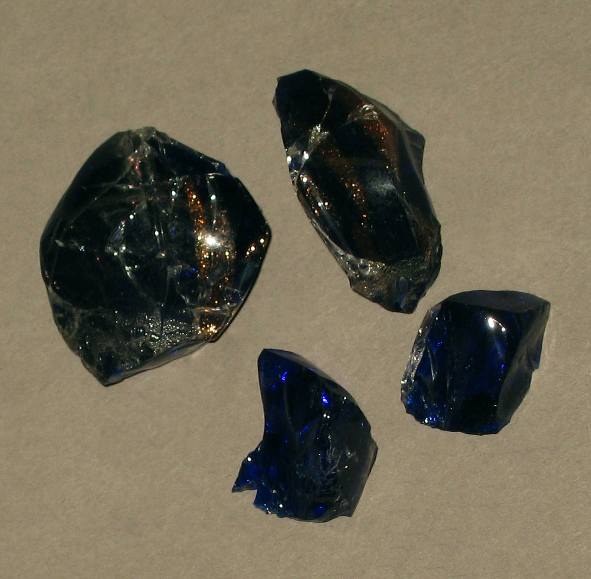 1958.0002.006.040 Glass fragment