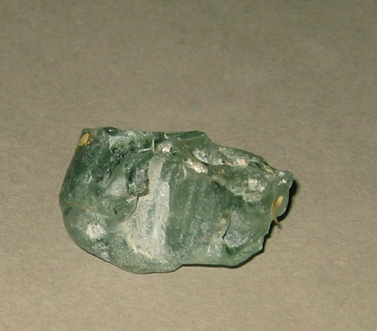 1971.0024.008 Glass fragment