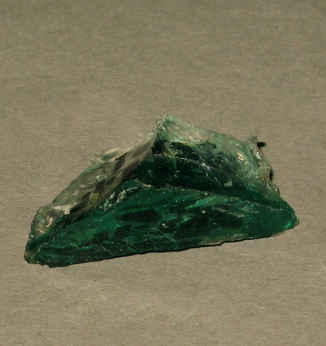 1971.0024.015 Glass fragment