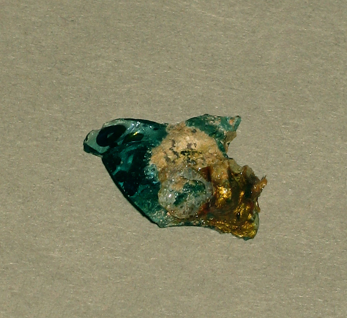 1971.0024.030 Glass fragment