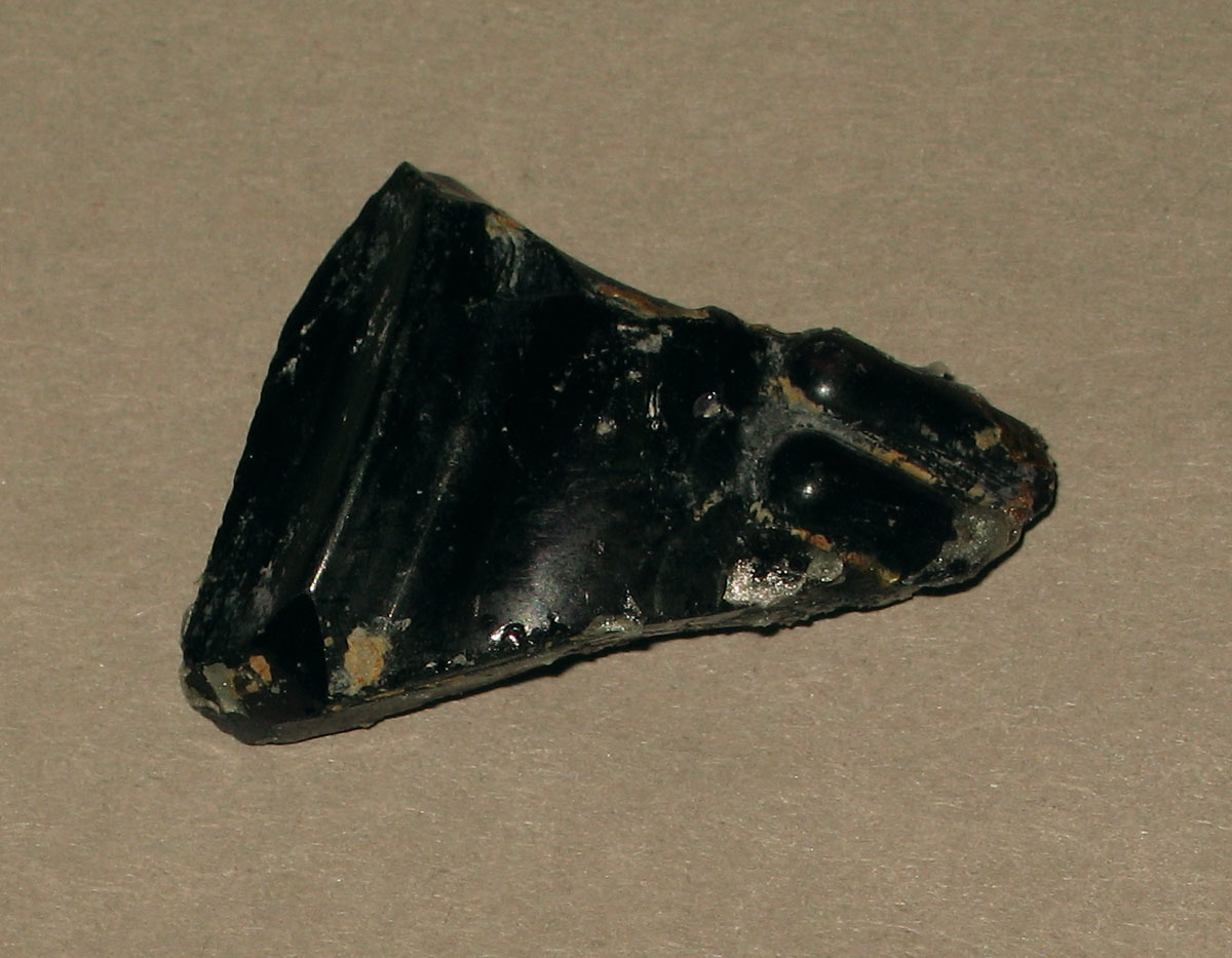 1971.0024.047 Glass fragment