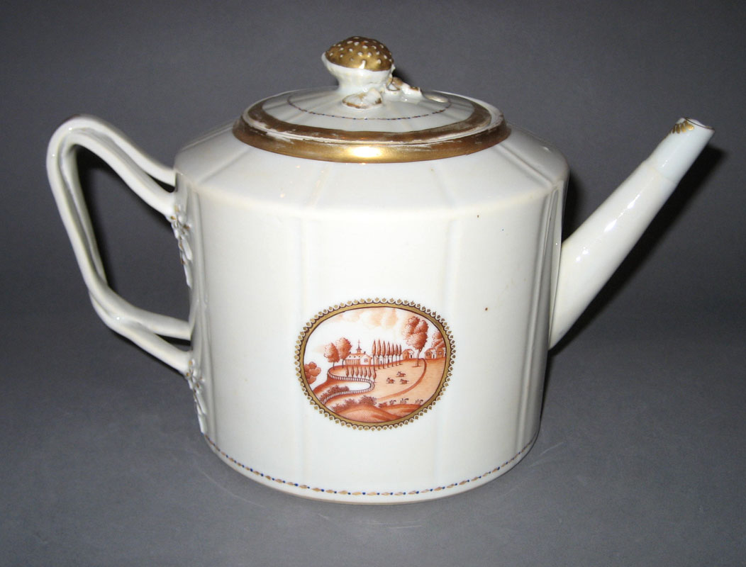 1956.0038.042 A, B Teapot side 2