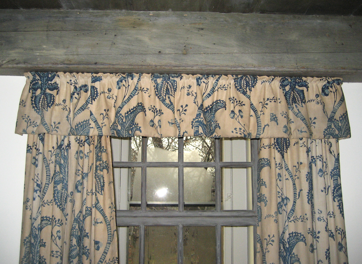 1952.0328 Side Curtains and Valance view 3