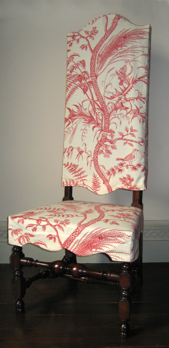 1958.0569 chair with slip cover 1989.0506 view 1