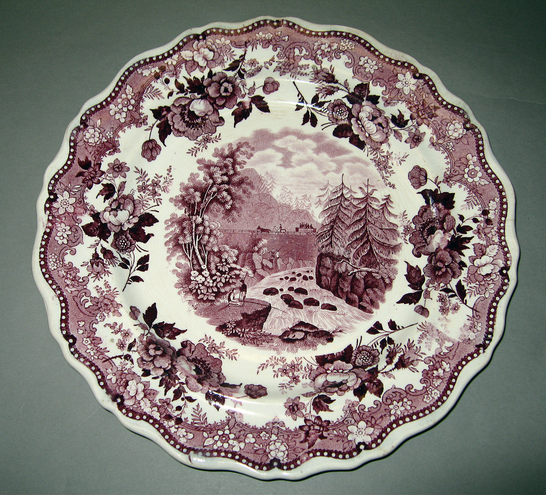 1966.0830 Earthenware plate