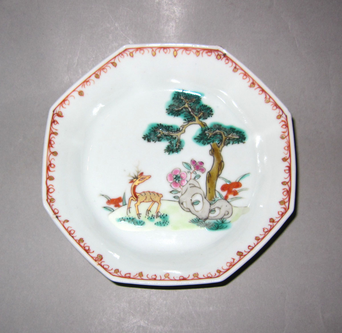1953.0156.007 B Porcelain saucer